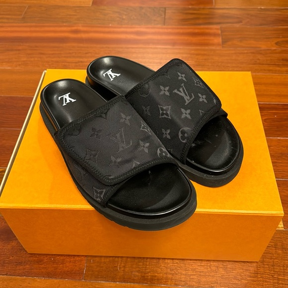 Louis Vuitton Miami sandals - Picture 1 of 4